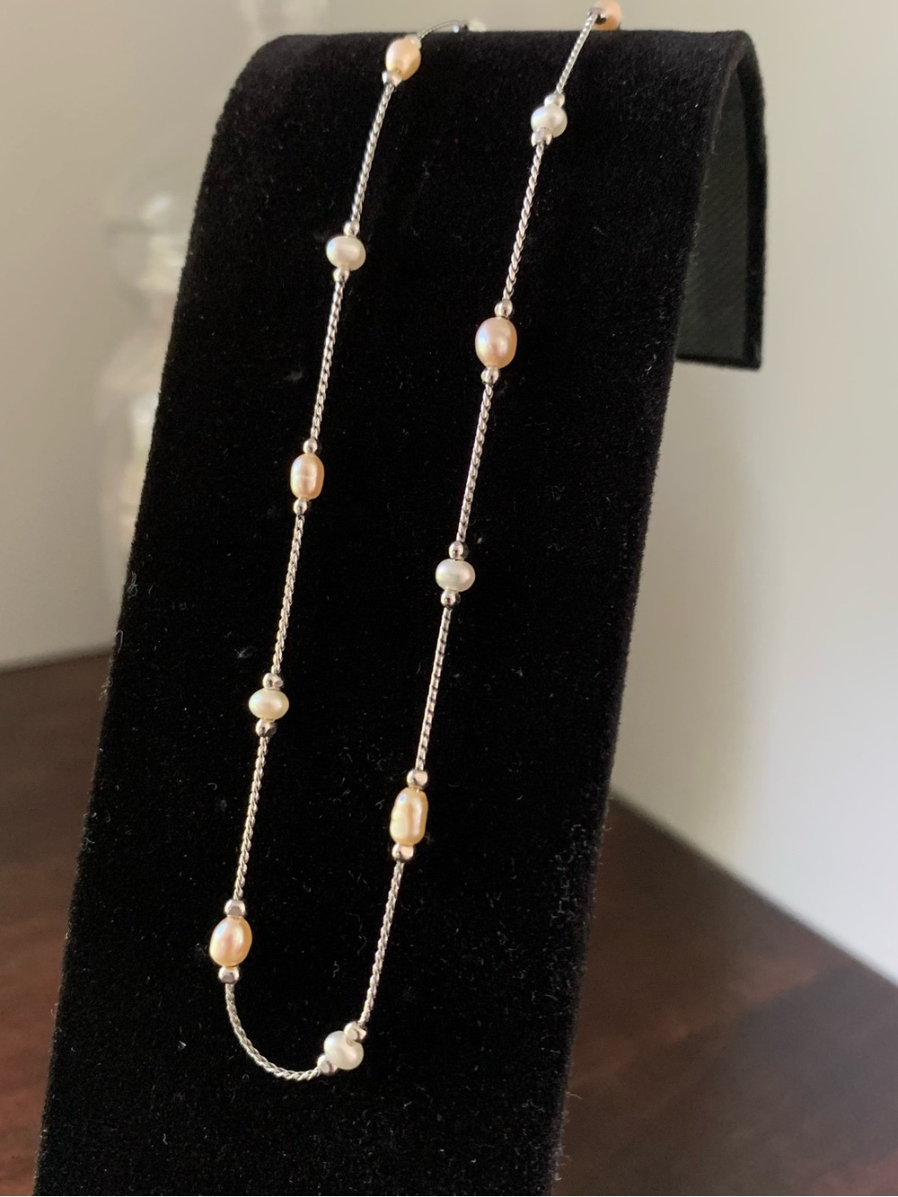 LC Lauren Conrad silvertone freshwater Pearl necklace